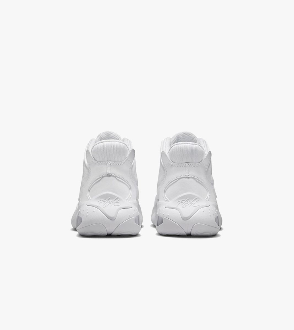 Valge Jordan max aura 4 gs