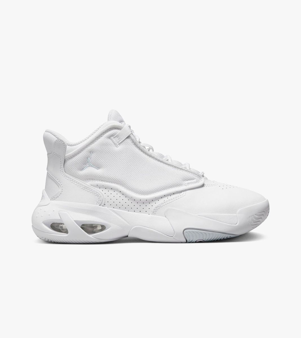Valge Jordan max aura 4 gs