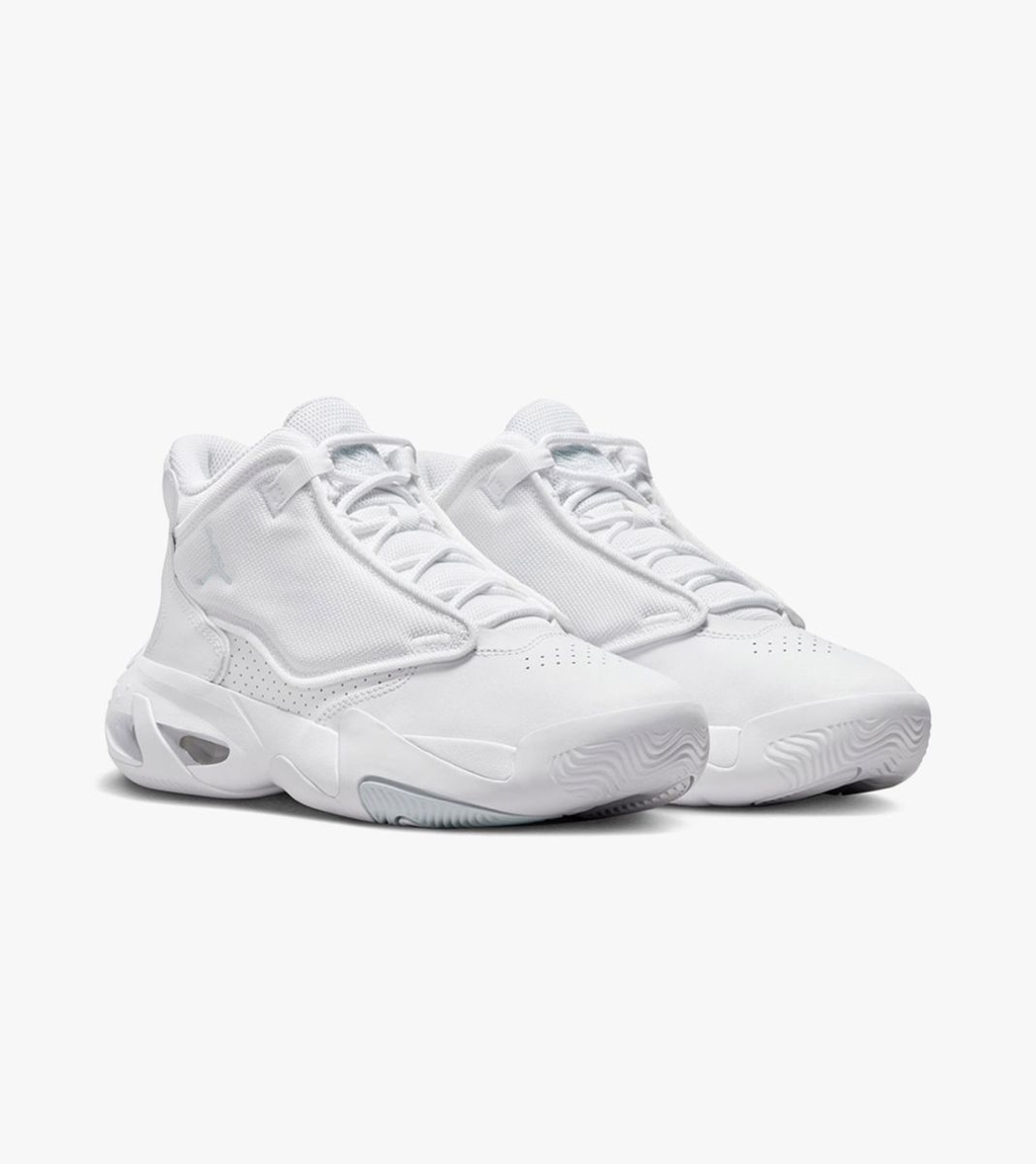 Valge Jordan max aura 4 gs