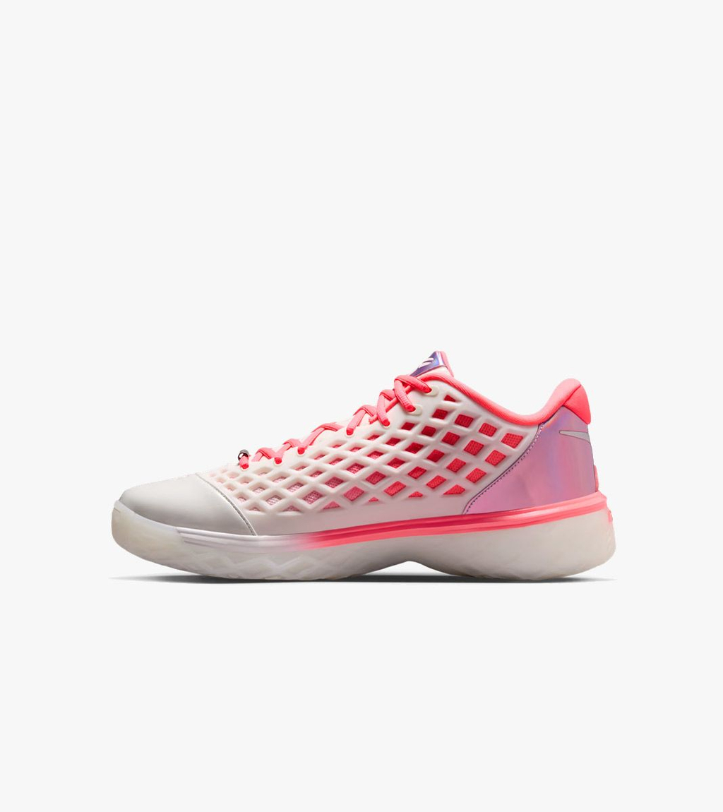 White KOBE III LOW PROTRO