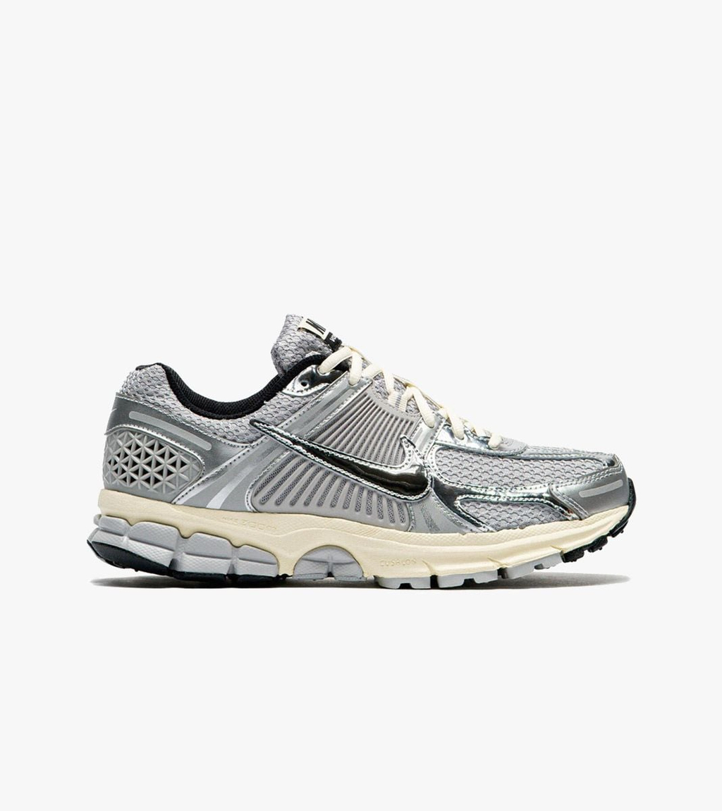 Pelēka NIKE ZOOM VOMERO 5