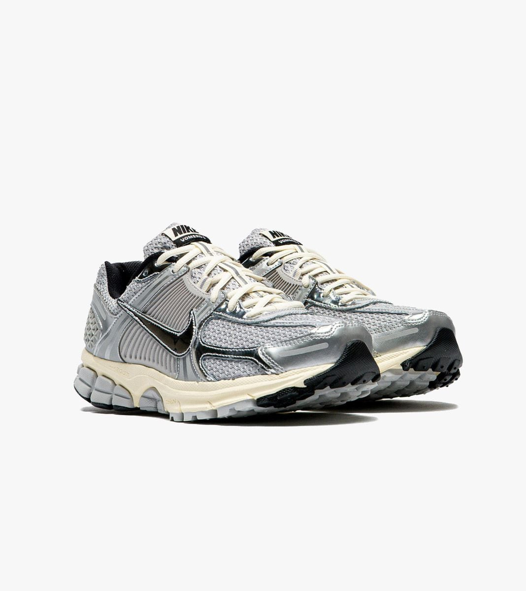 Pelēka NIKE ZOOM VOMERO 5