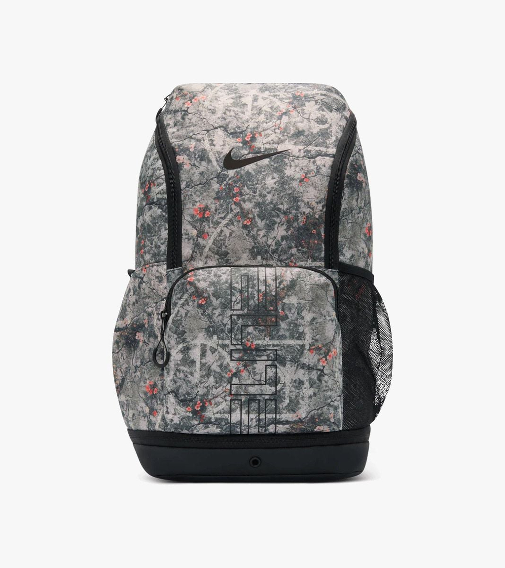 Beige Nk varsity elite bkpk-aop su26