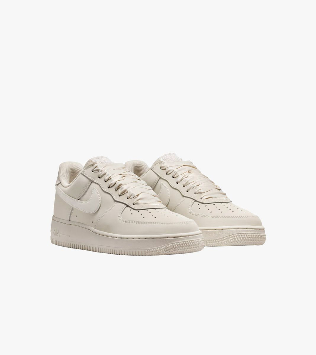 White W  AIR FORCE 1 RETRO PRM