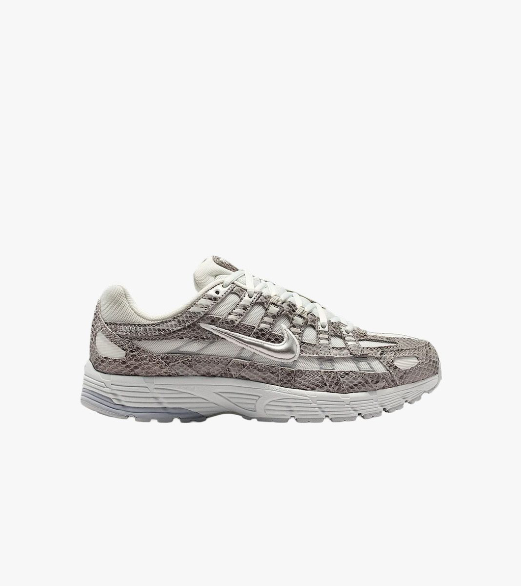 Juoda W nike p-6000 se