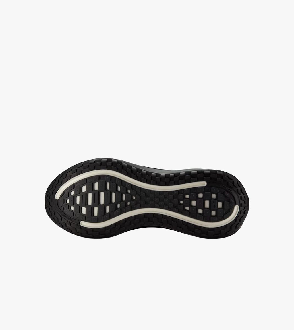 Must W nike vomero plus