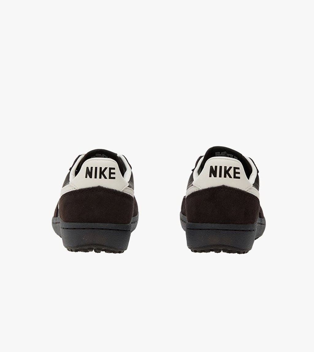 Ruskea WMNS NIKE FIELD GENERAL