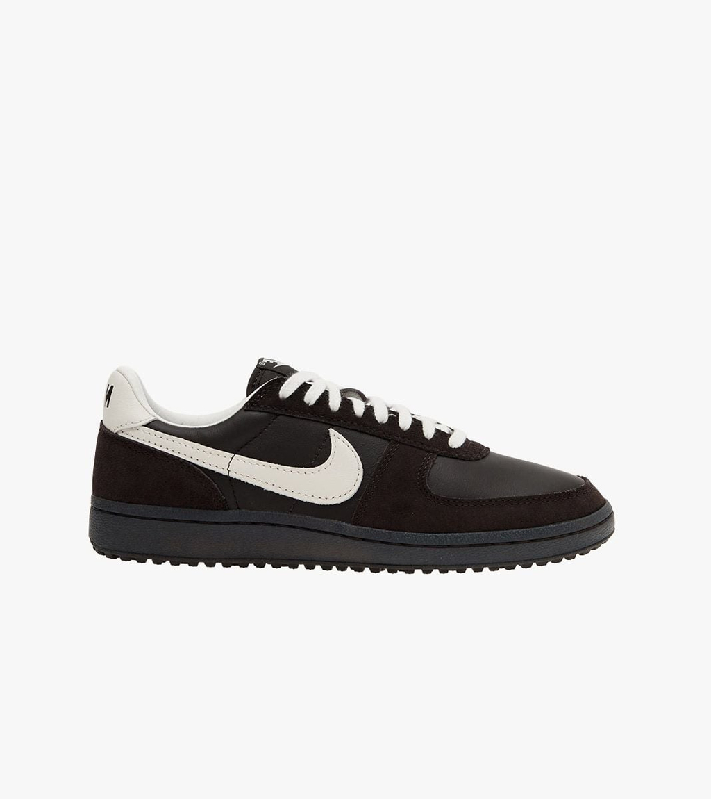 Ruskea WMNS NIKE FIELD GENERAL