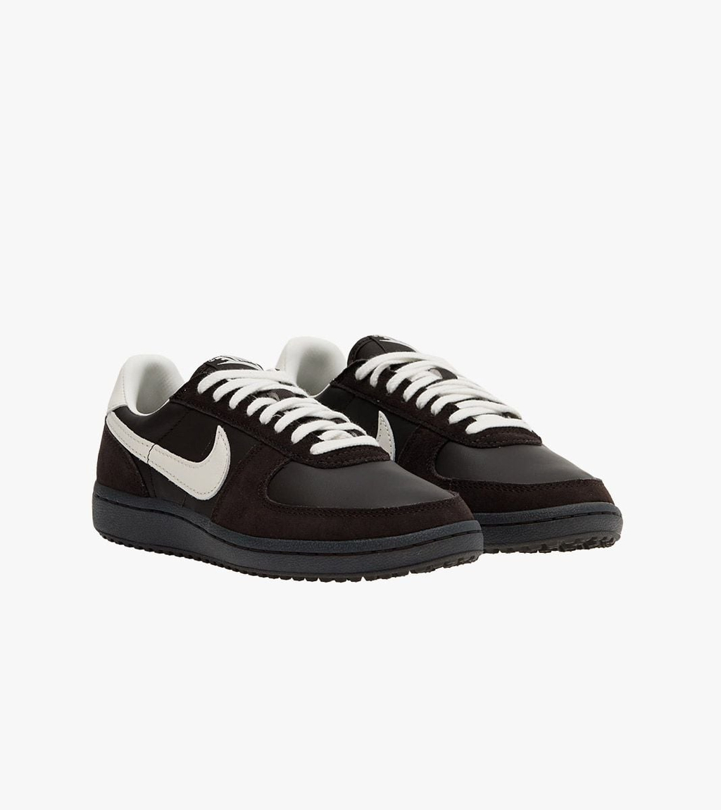 Ruskea WMNS NIKE FIELD GENERAL