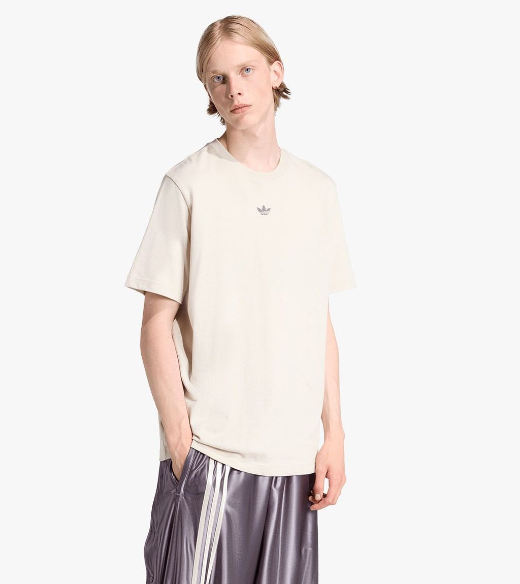 Bēša FACE GFX TEE