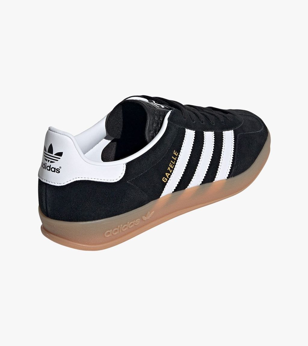 Juoda Gazelle indoor