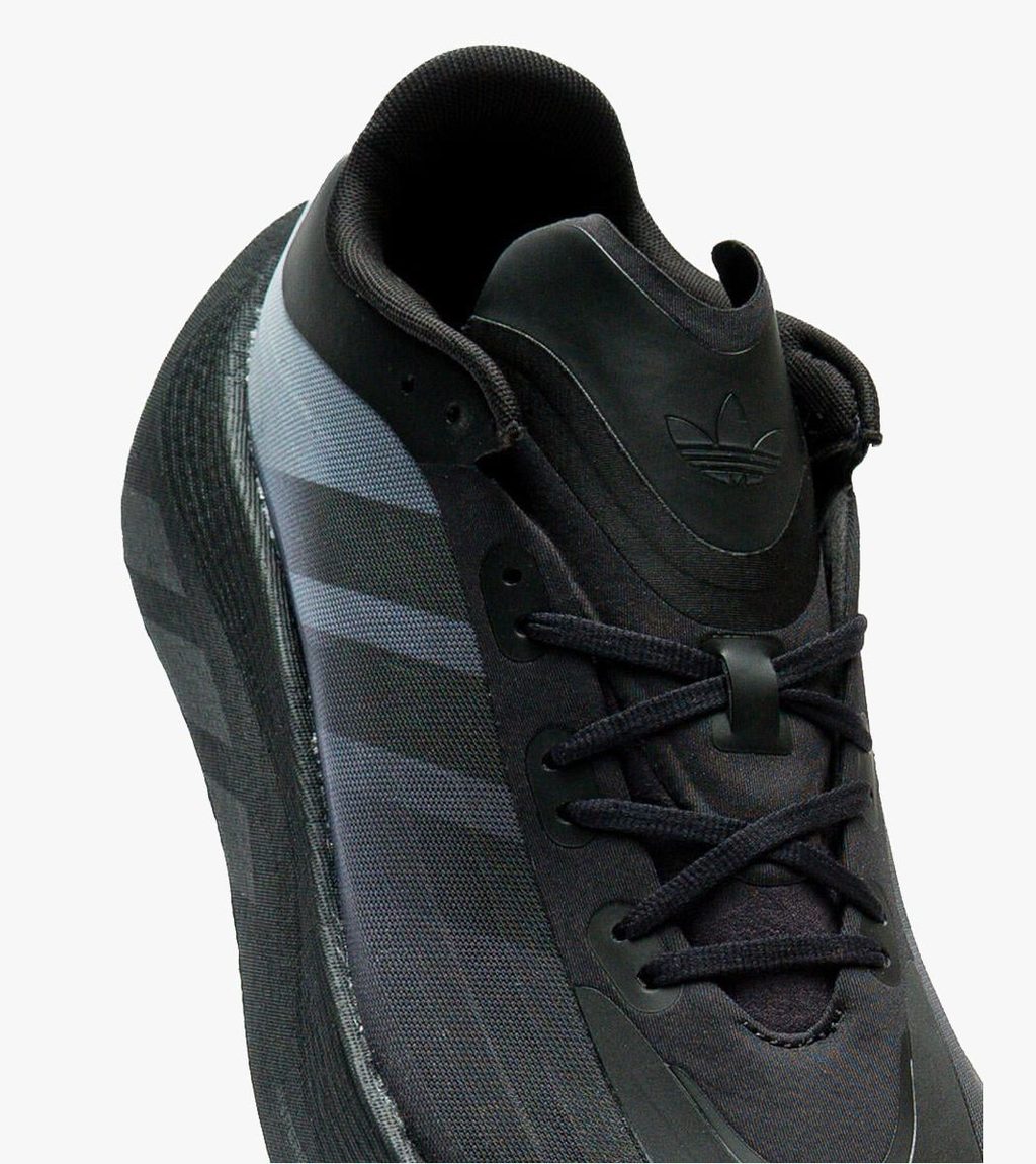 Svart Hyperboost euphoria