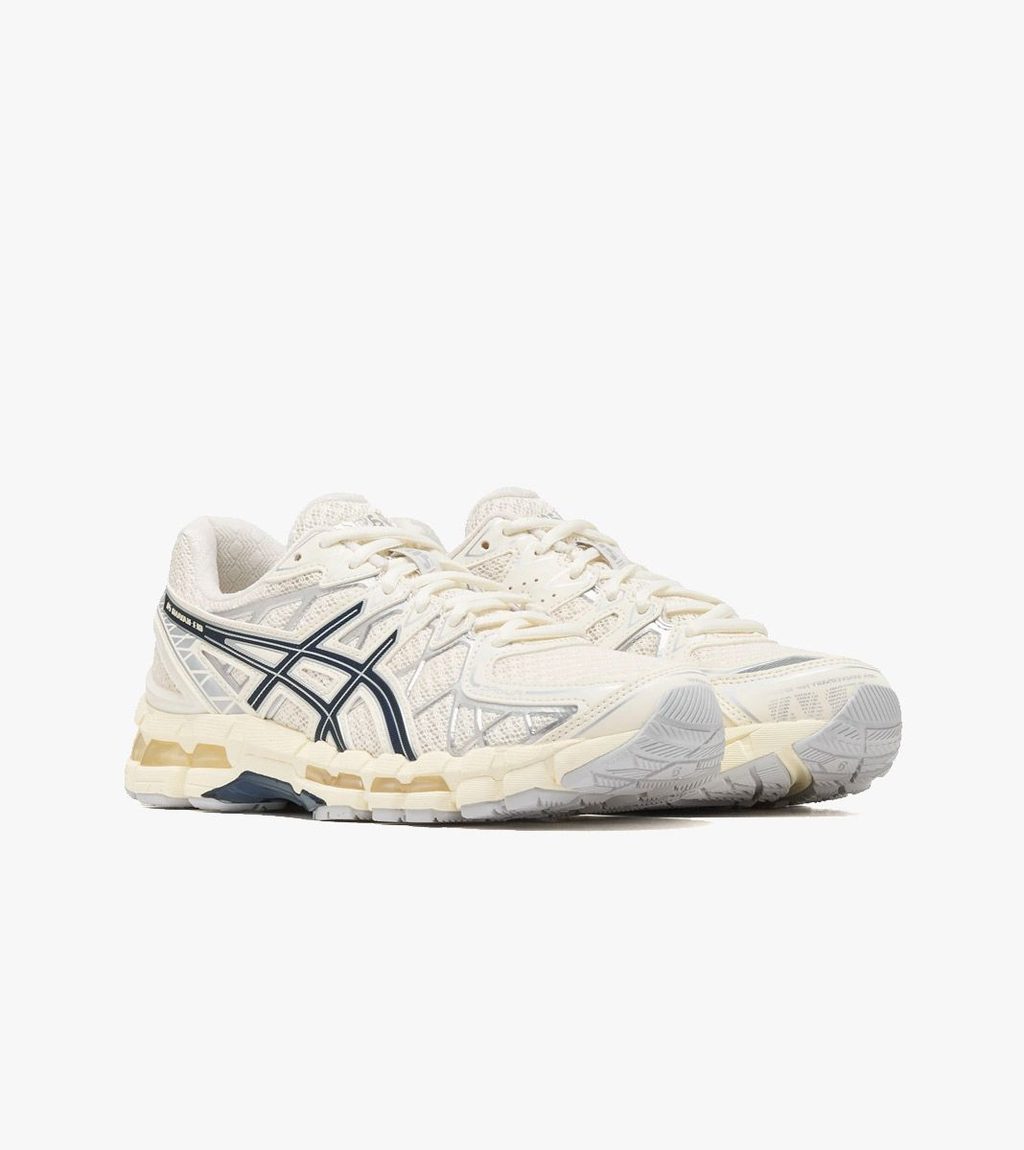 Valkoinen GEL-KAYANO 20