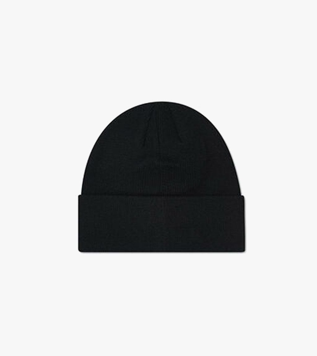 Melna CAM DAY 1 CHUCK P BEANIE