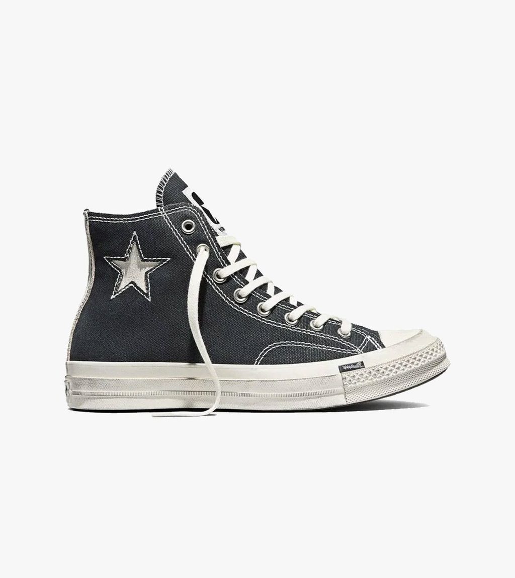 Juoda Chuck 70 hi
