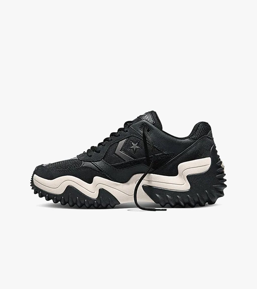 Svart Converse wave motion trainer ox