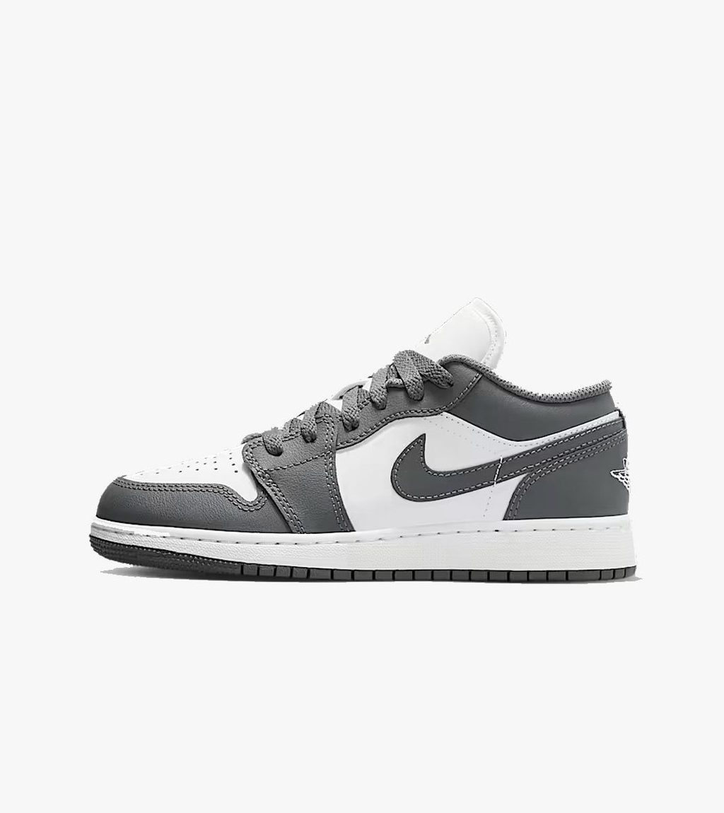 Harmaa AIR JORDAN 1 LOW GS