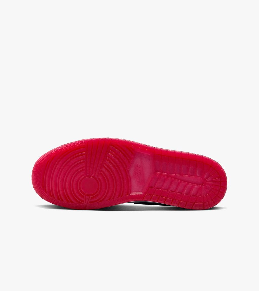 Krāsaina AIR JORDAN 1 LOW SE