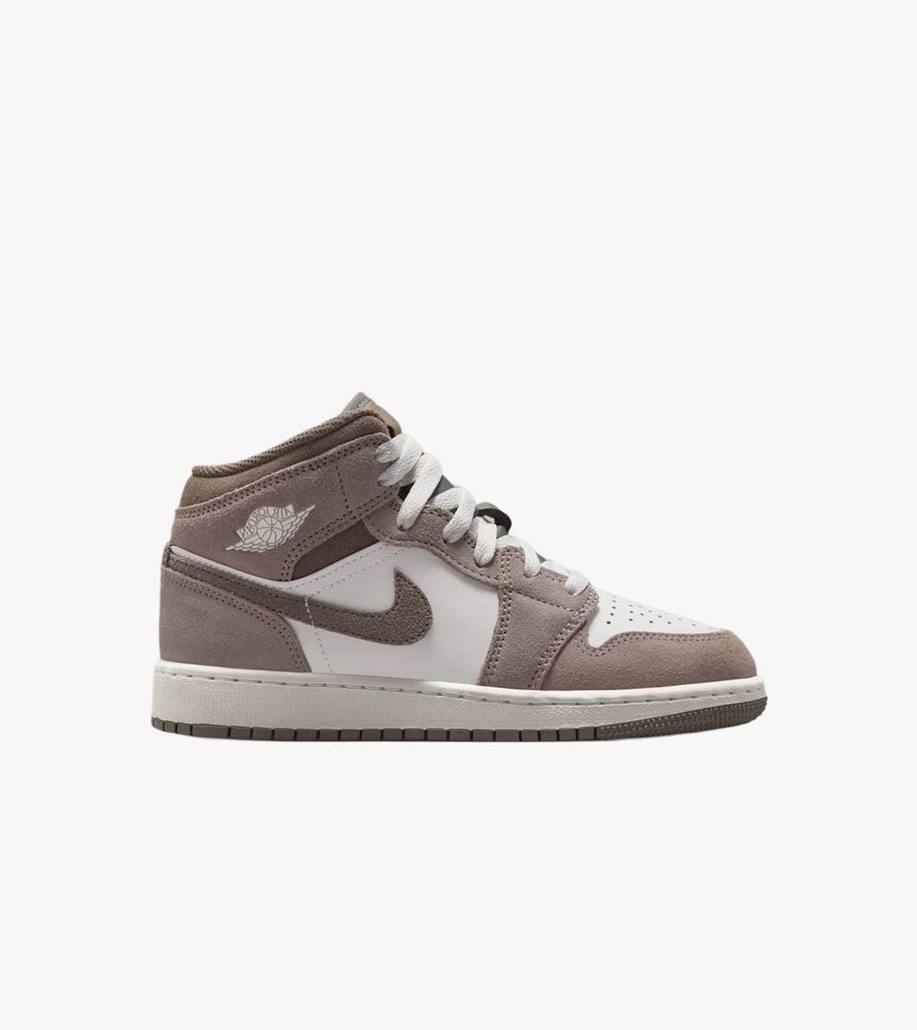 Brown AIR JORDAN 1 MID GS