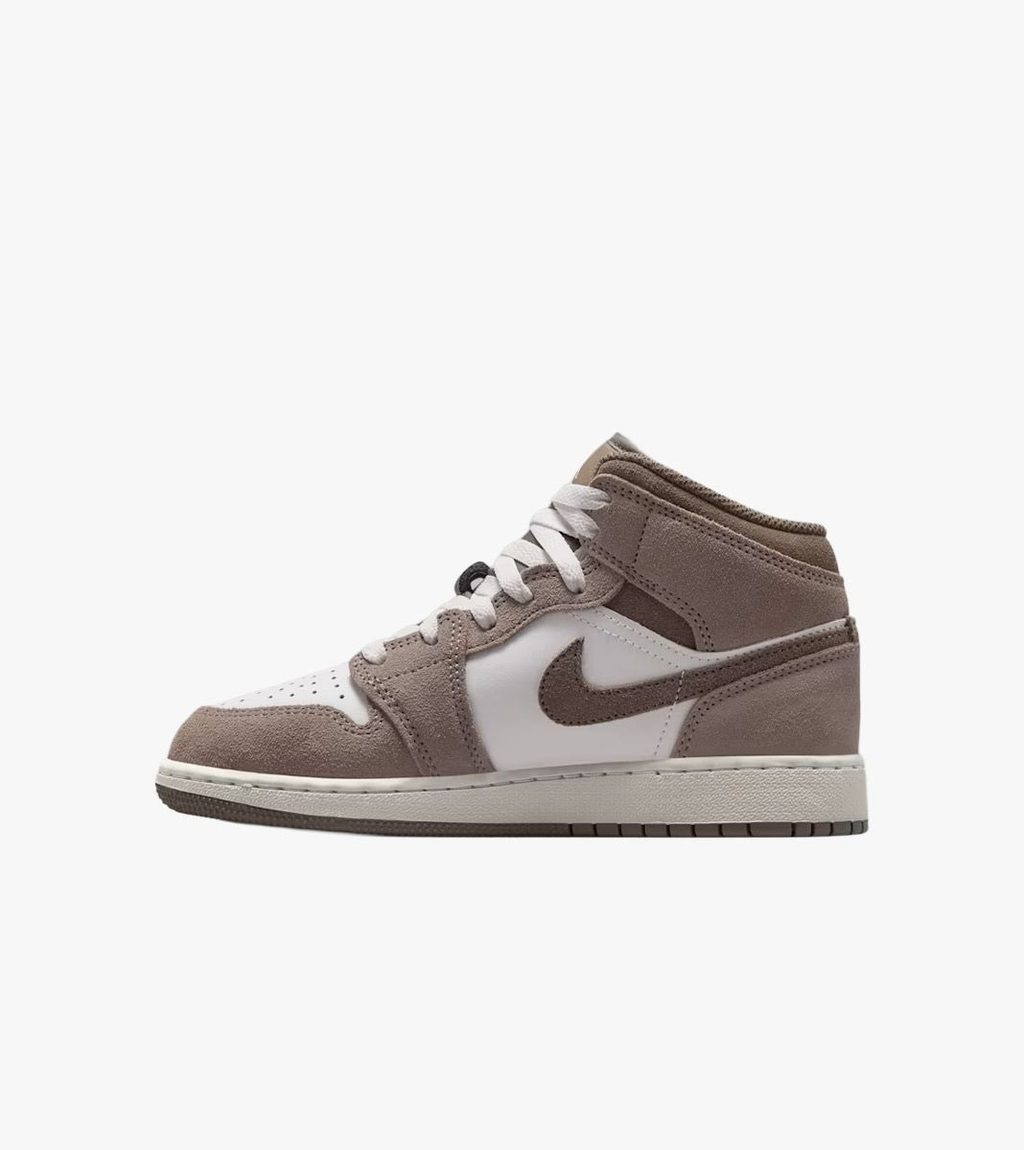 Brown AIR JORDAN 1 MID GS