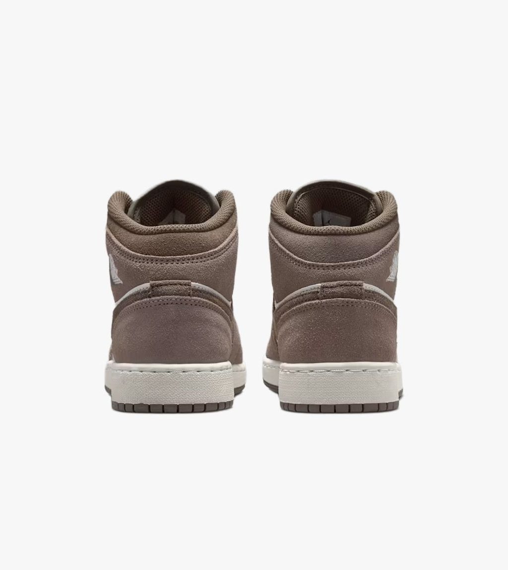 Brown AIR JORDAN 1 MID GS