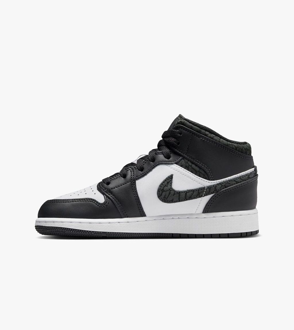 Musta AIR JORDAN 1 MID SE GS