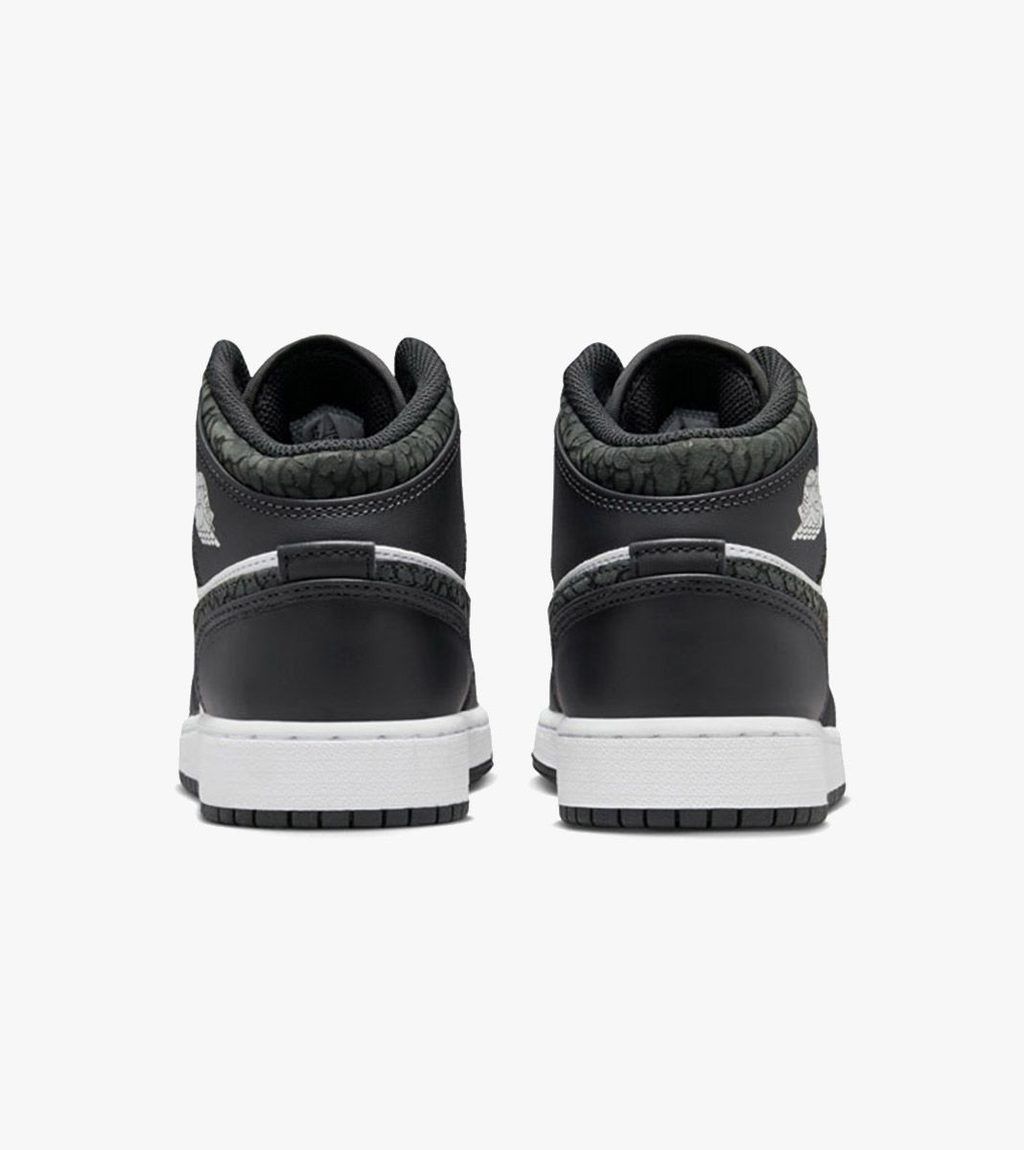 Musta AIR JORDAN 1 MID SE GS