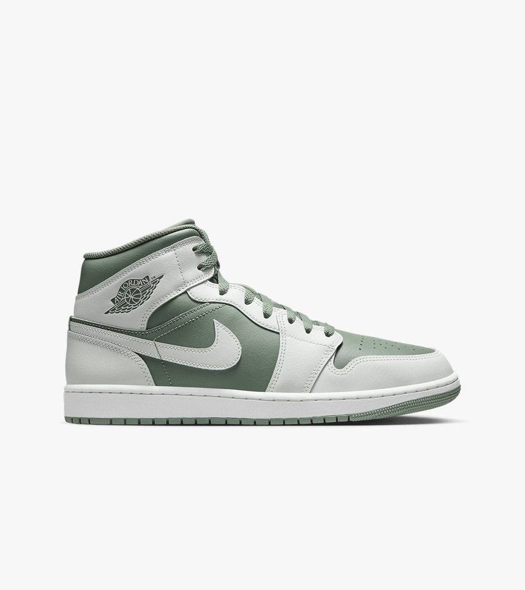 White AIR JORDAN 1 MID