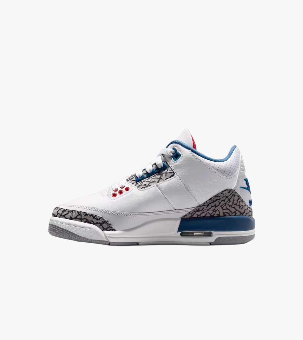 White AIR JORDAN 3 RETRO (GS)