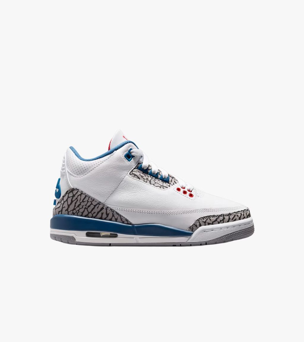 White AIR JORDAN 3 RETRO (GS)