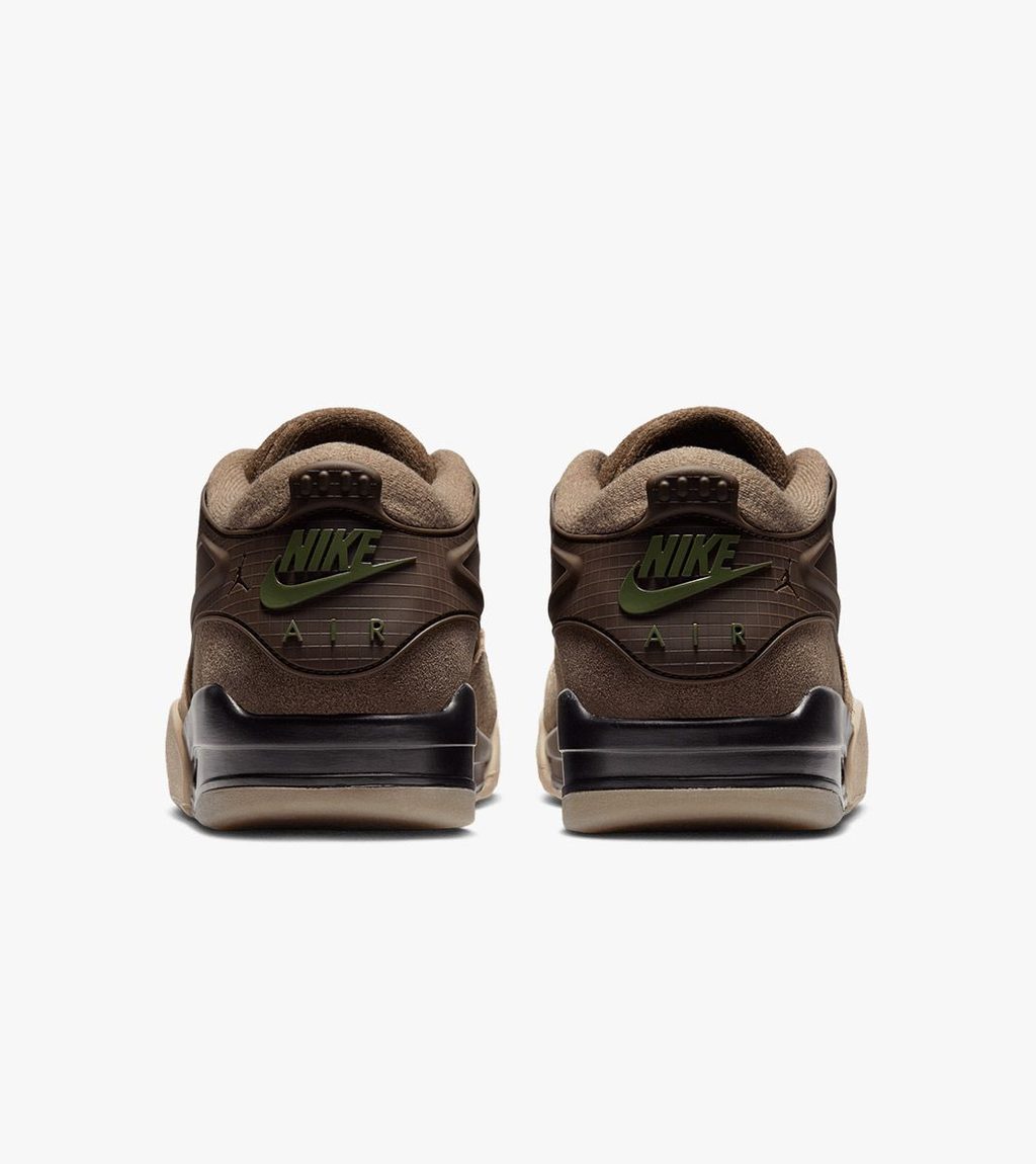 Ruskea AIR JORDAN 4 RM
