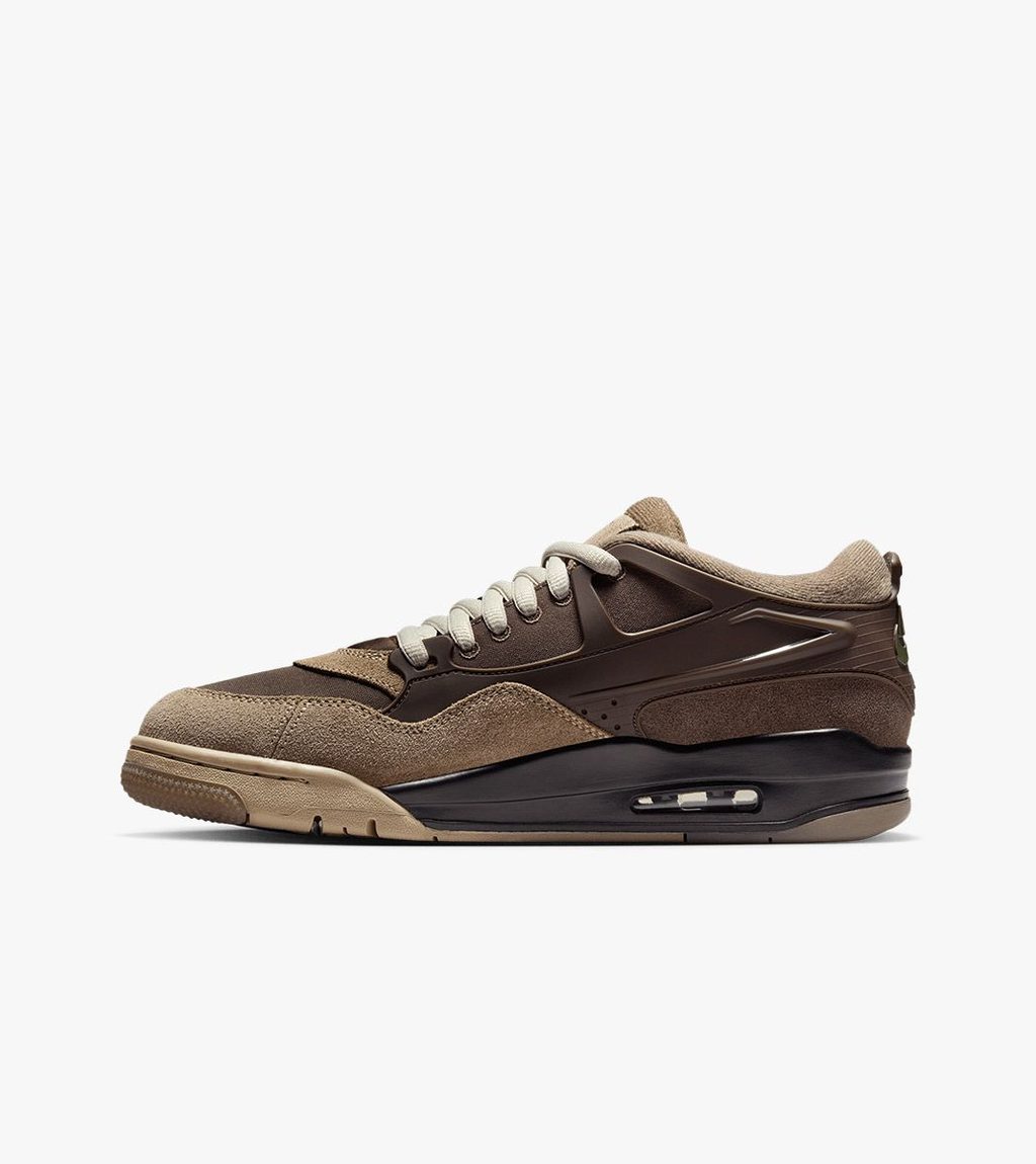 Ruskea AIR JORDAN 4 RM