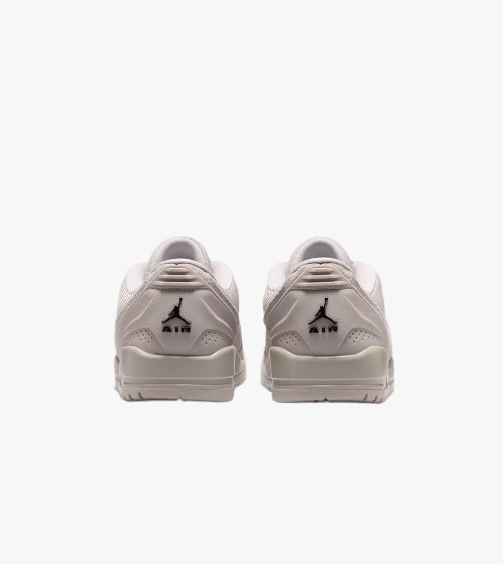 Beige Air jordan ultra