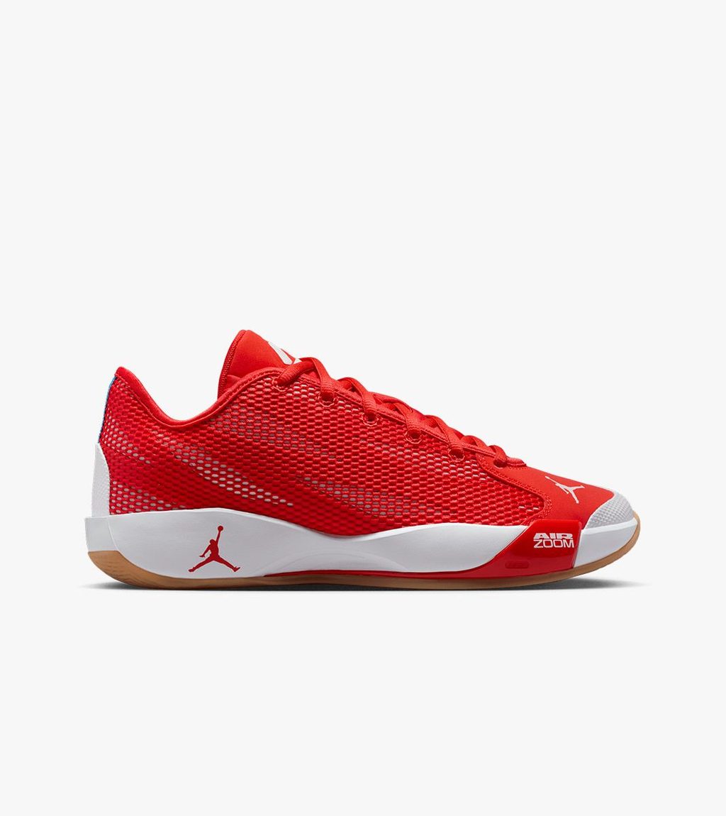 Punane Jordan luka 77