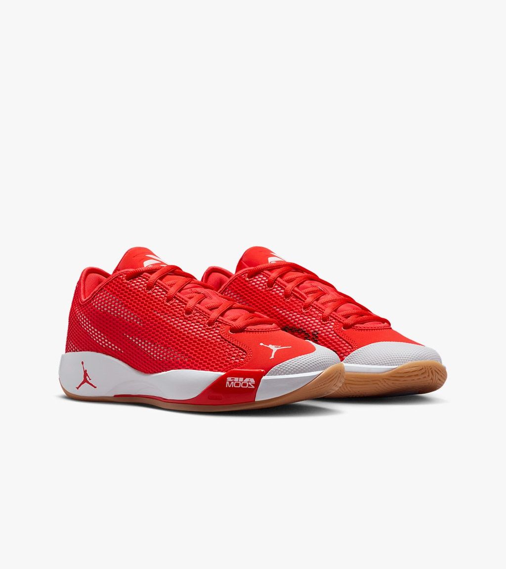 Punane Jordan luka 77