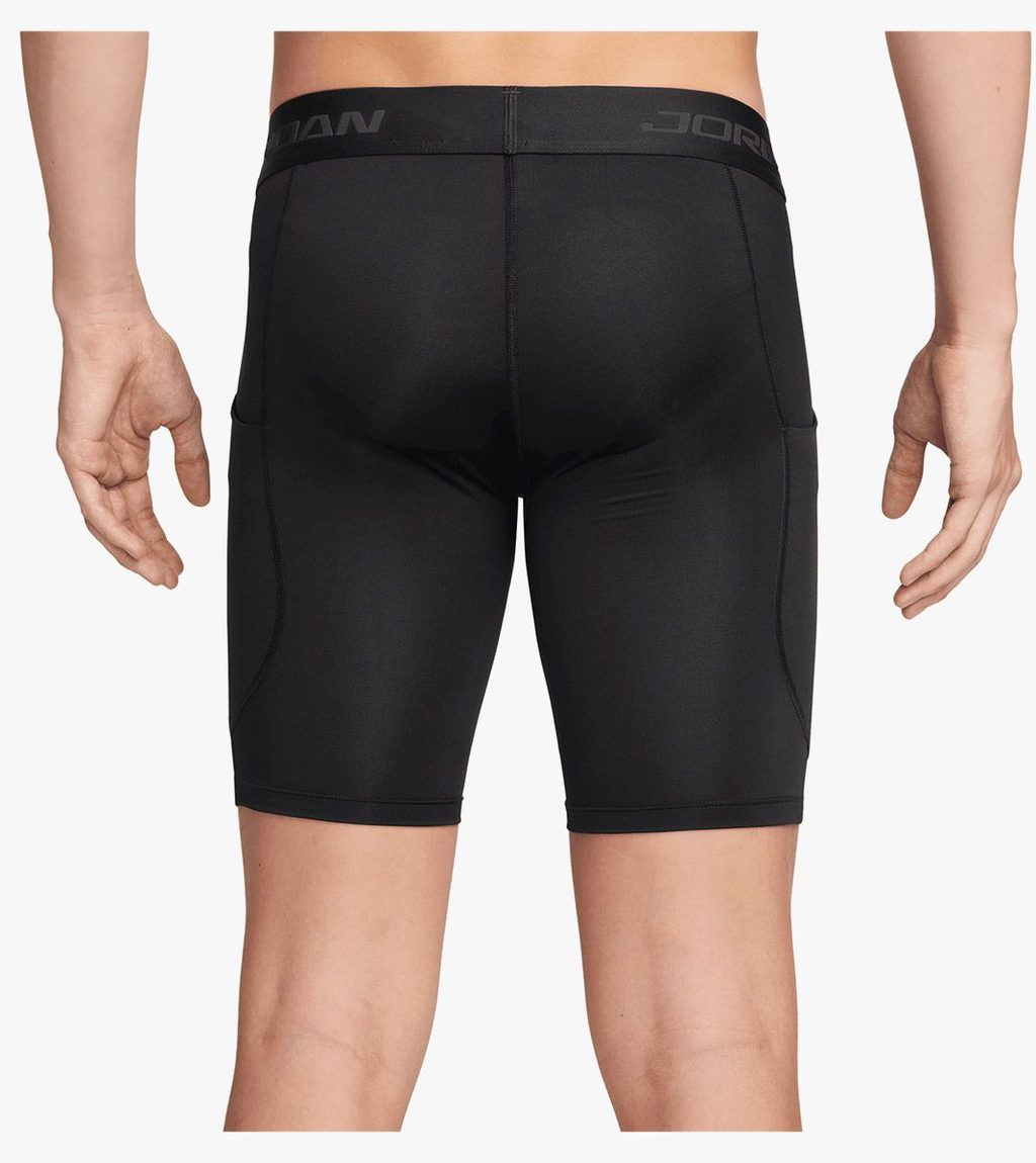 Black M J DF SPT ESS BL SHORT