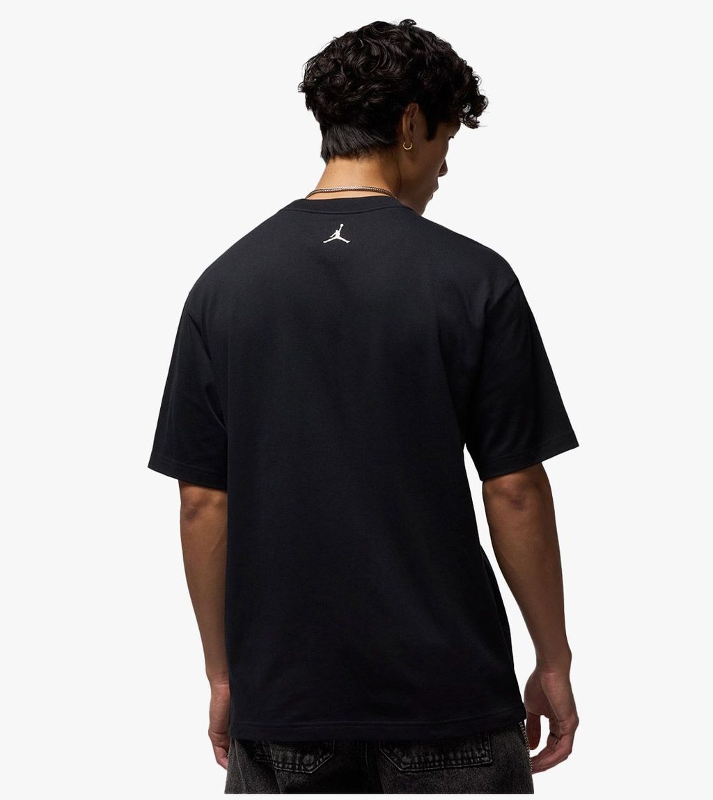 Black M J NC WINGS PHOTO SS CREW