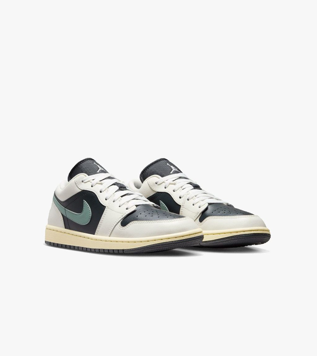 Mitmevärviline Wmns air jordan 1 low