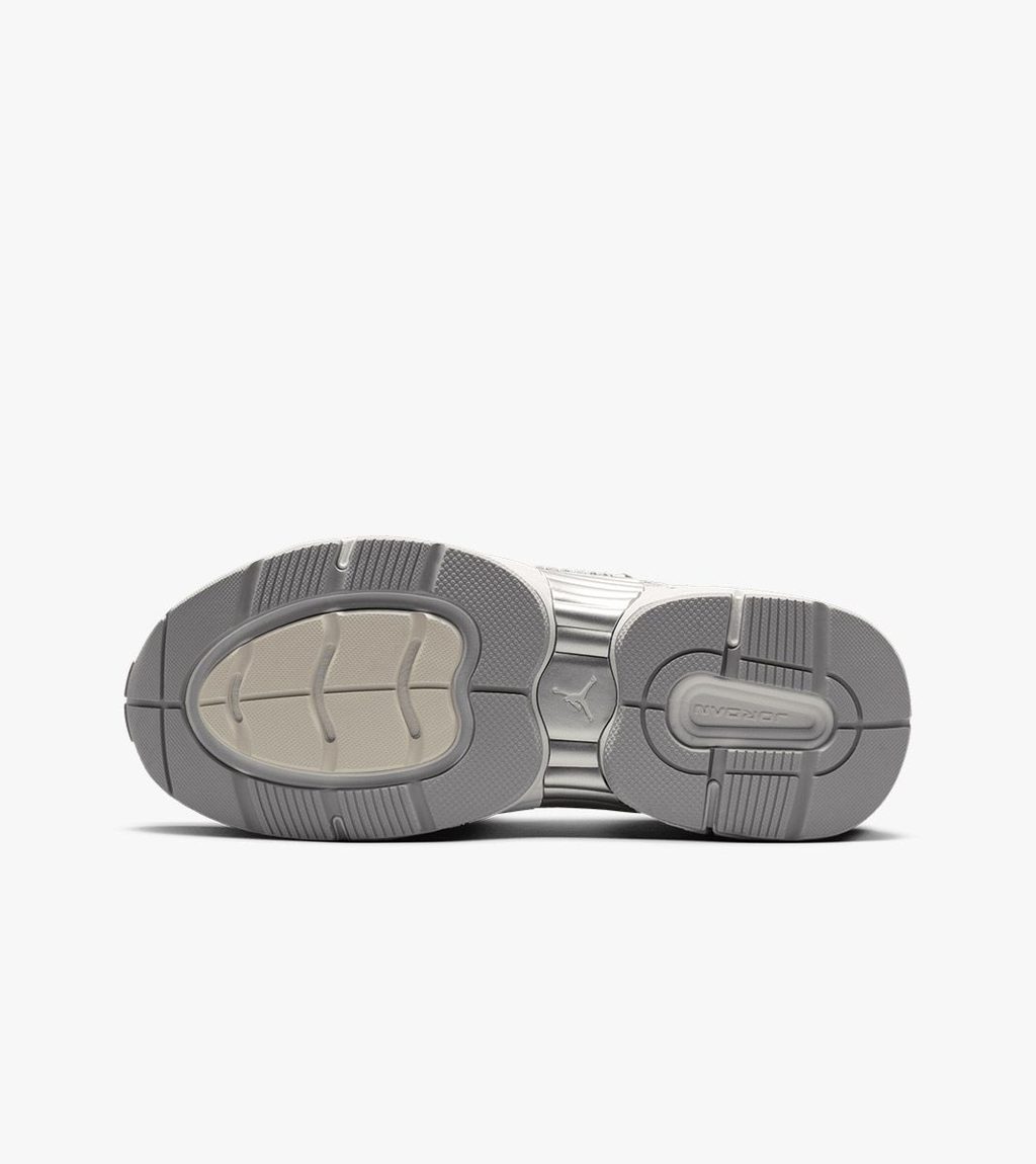 Pelēka WMNS JORDAN TRUNNER O/S