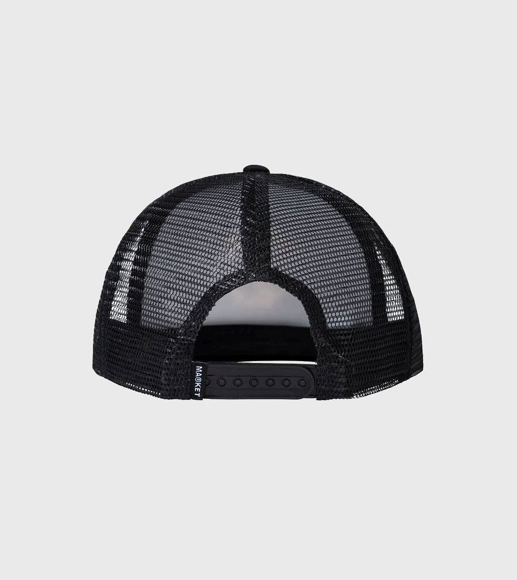Juoda Kiss the sky trucker hat