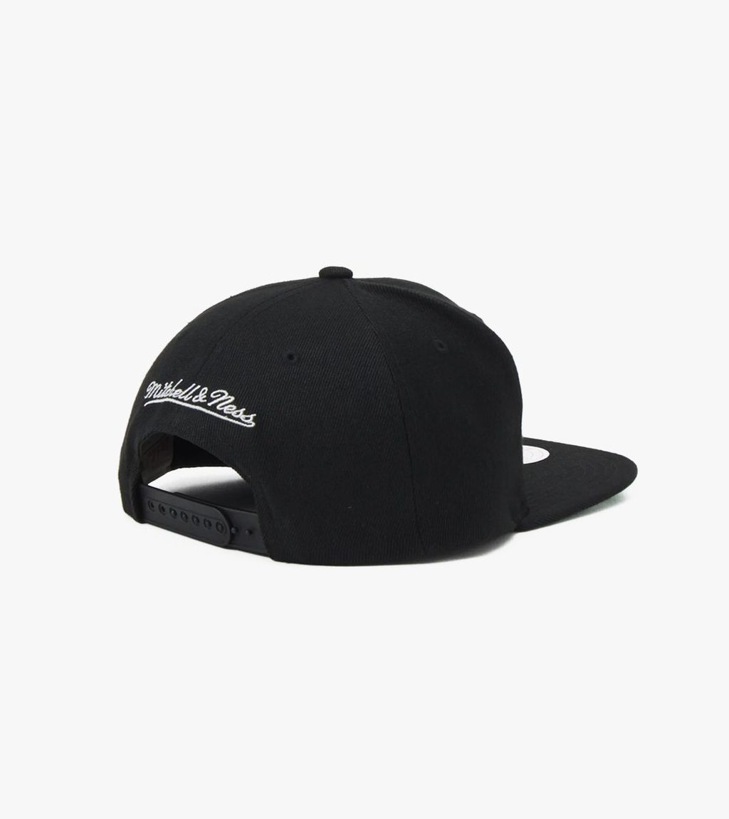 Melna Branded branded essential strapback branded