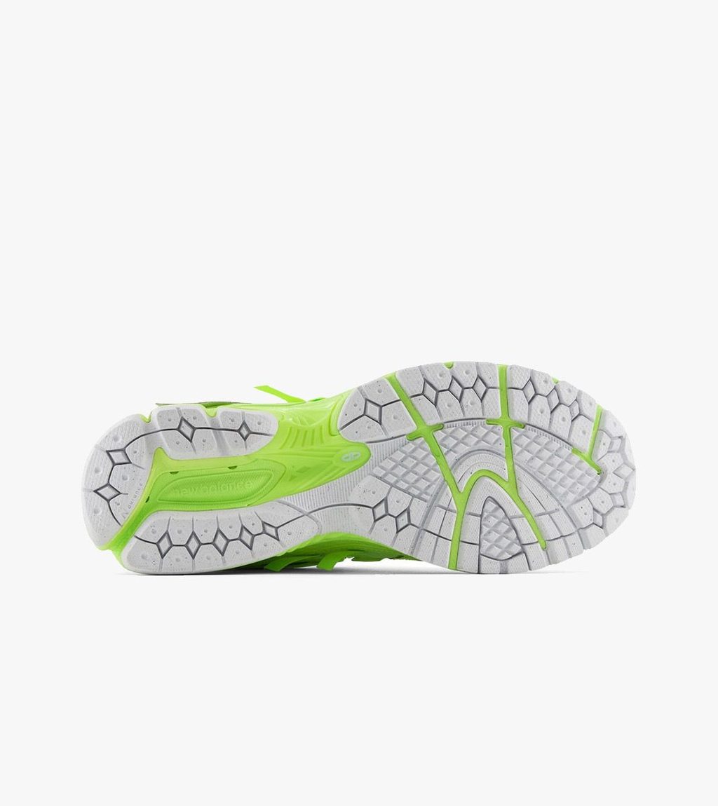 Green NEW BALANCE 1906A