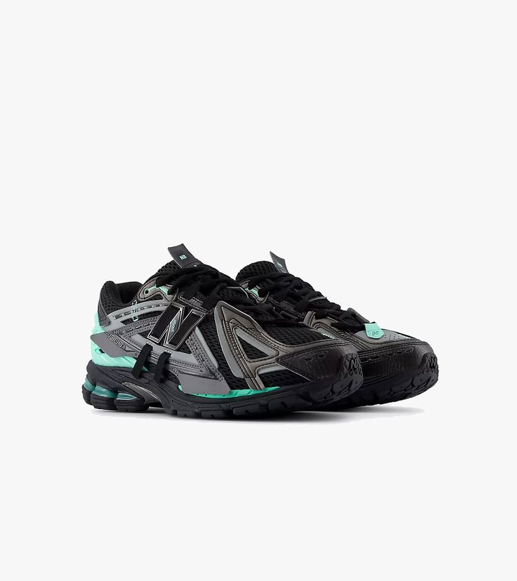 Musta NEW BALANCE 1906A TECH EXPLOSION