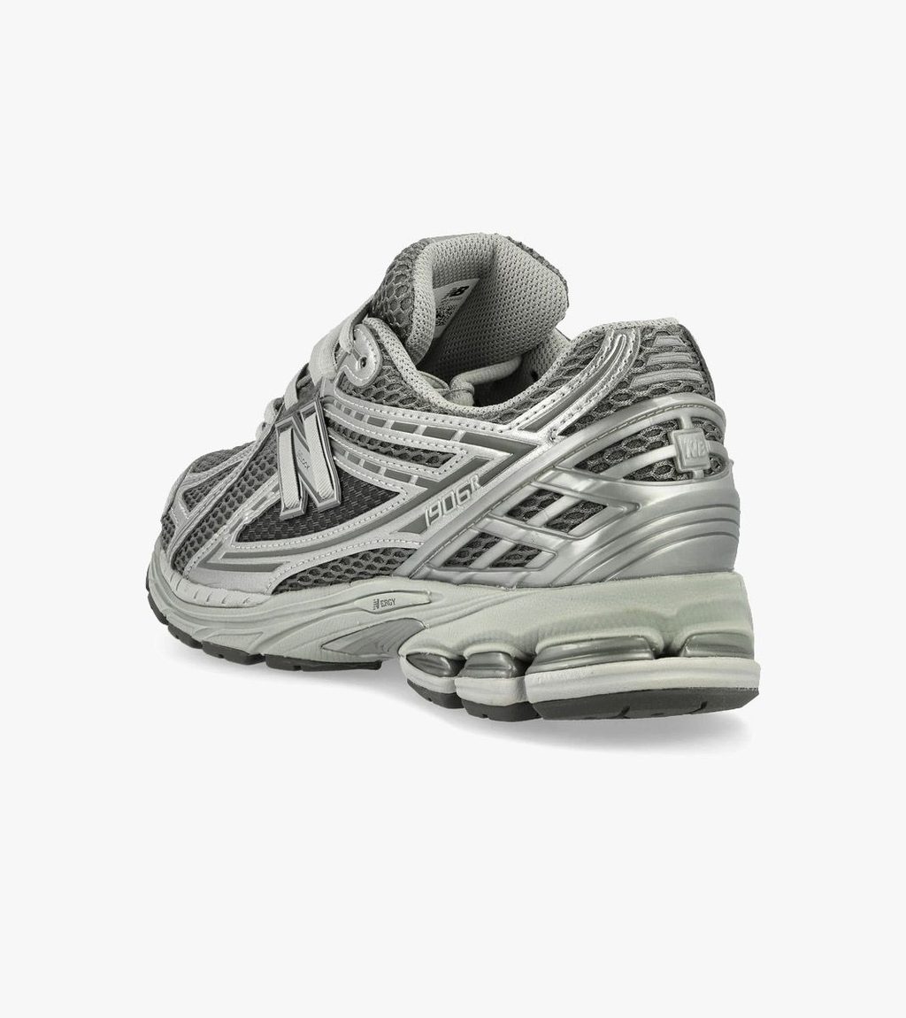Harmaa NEW BALANCE 1906R