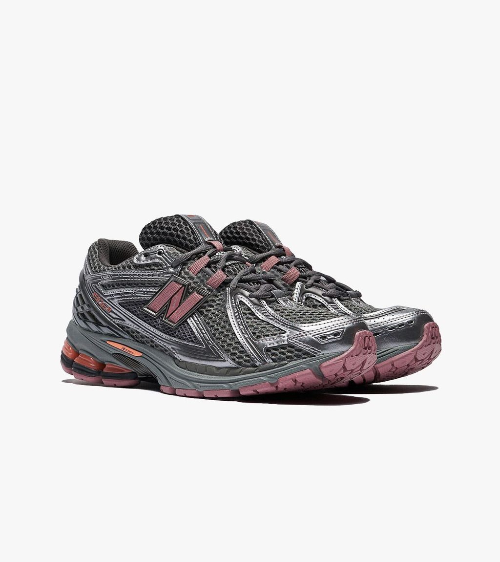 Grey NEW BALANCE 1906R