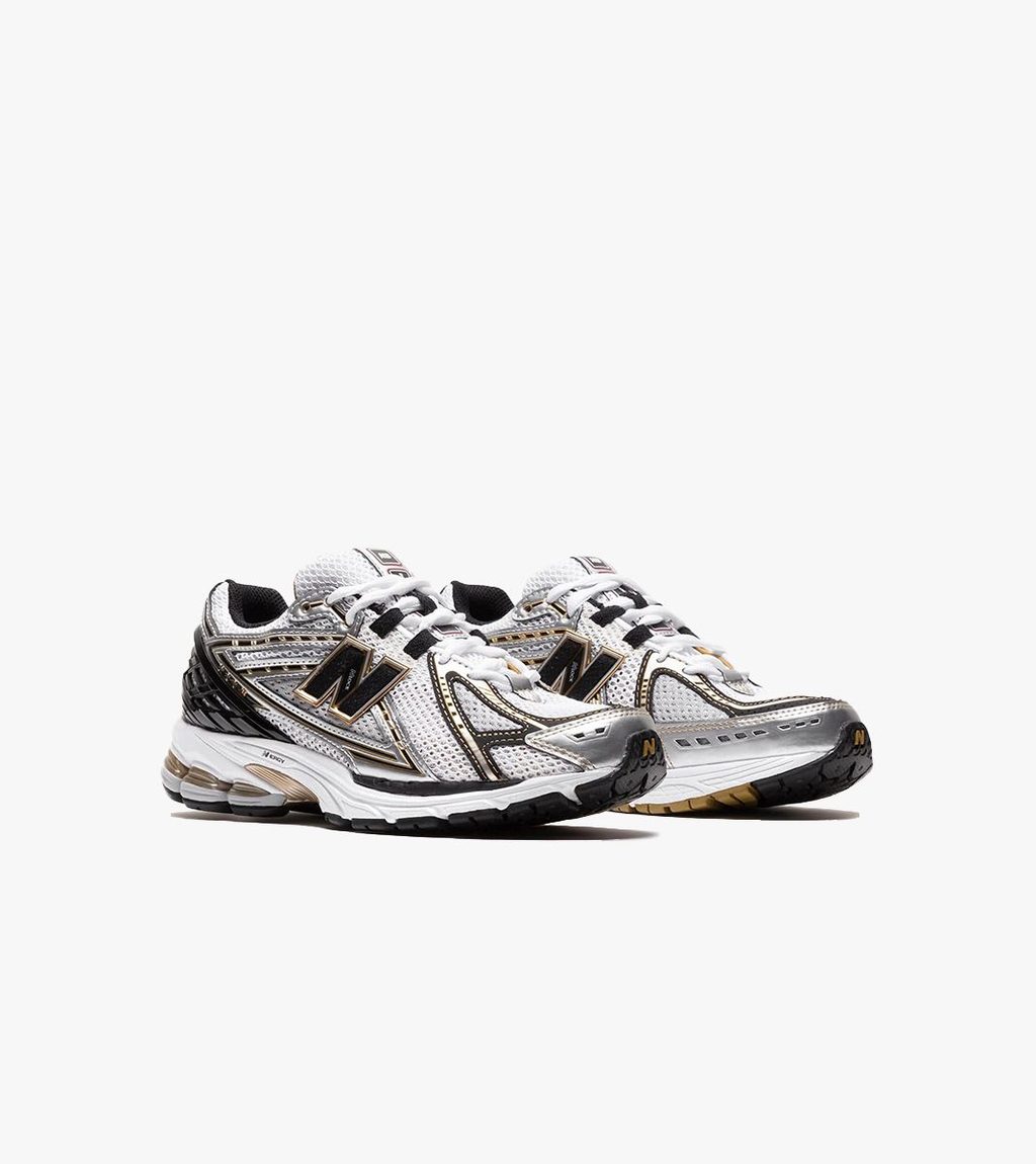 Grey NEW BALANCE 1906R