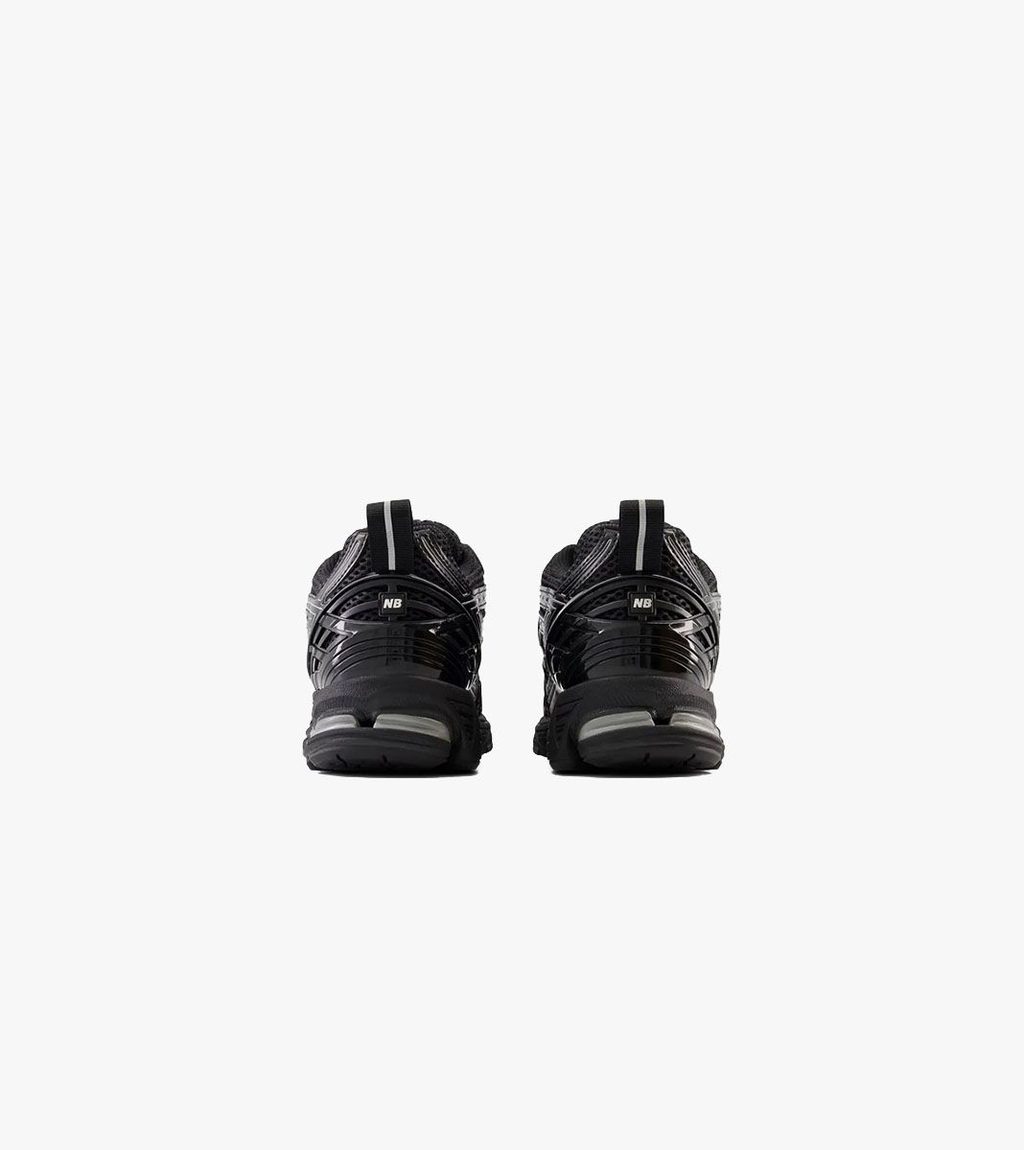 Musta NEW BALANCE 1906R