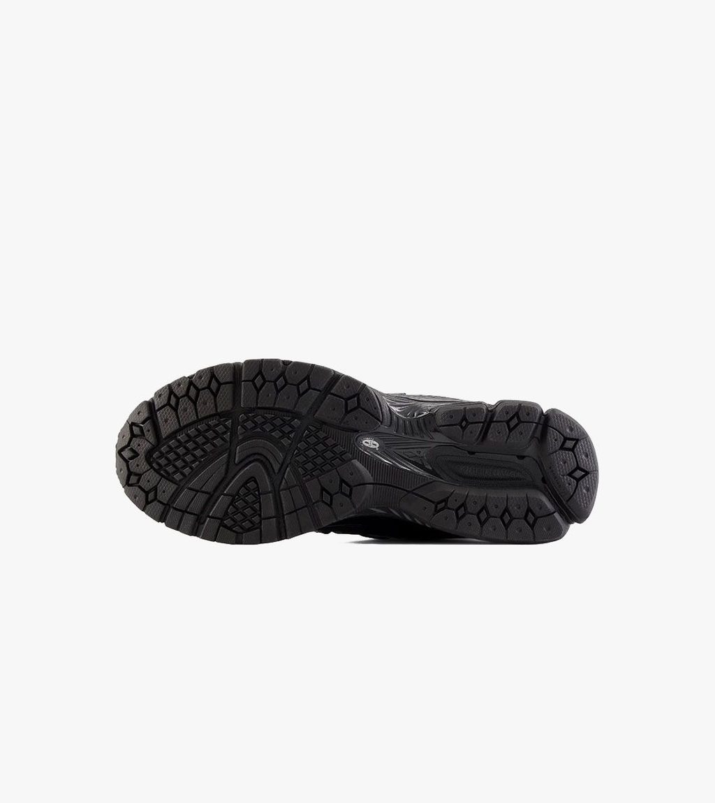 Musta NEW BALANCE 1906R