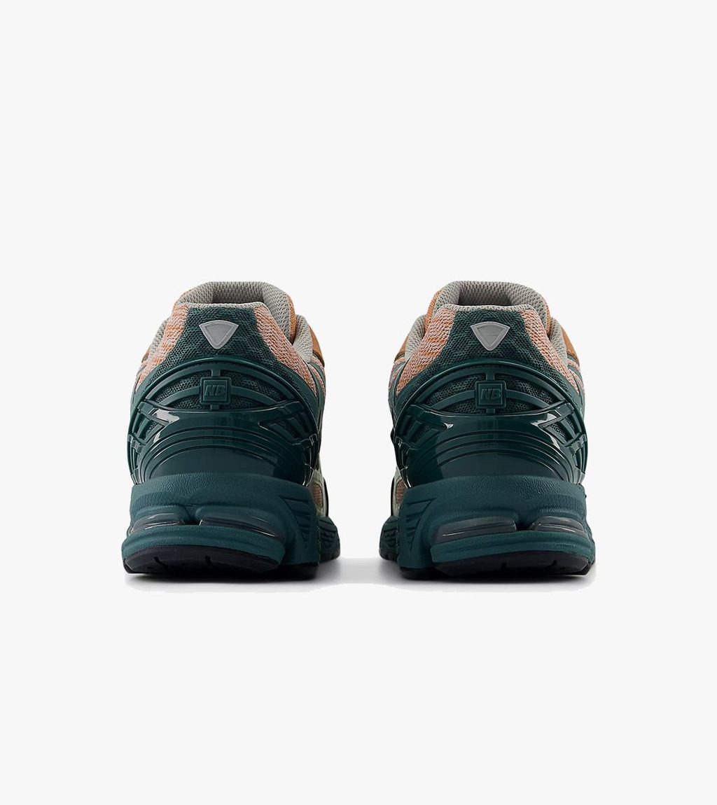 Green NEW BALANCE 1906W