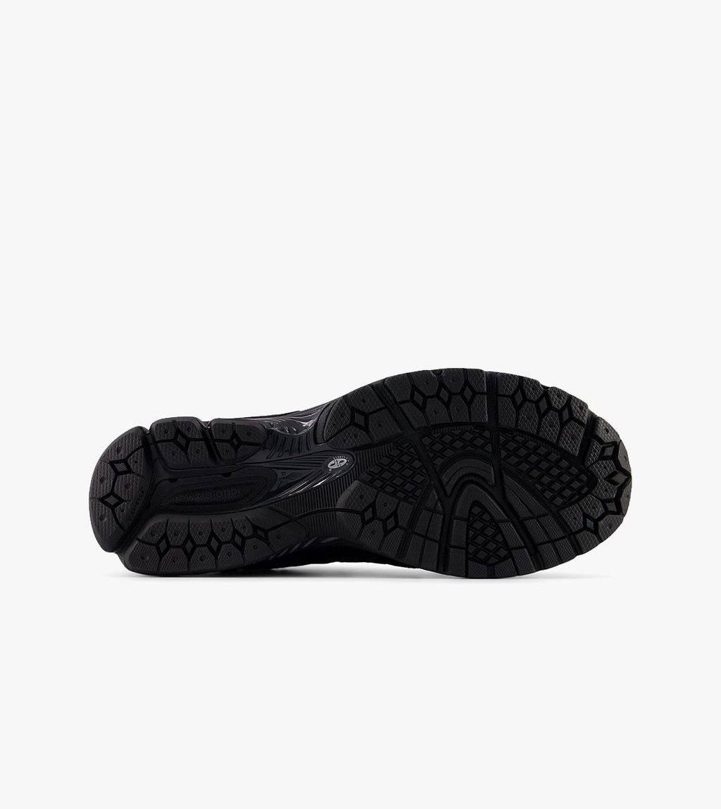 Melna NEW BALANCE 2002DX